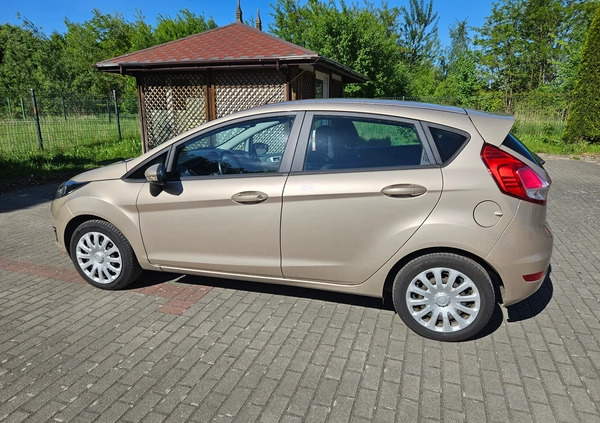 Ford Fiesta cena 35000 przebieg: 45194, rok produkcji 2016 z Koszalin małe 106